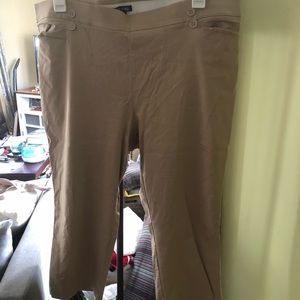 Size 22 Roz & Ali Crop pants